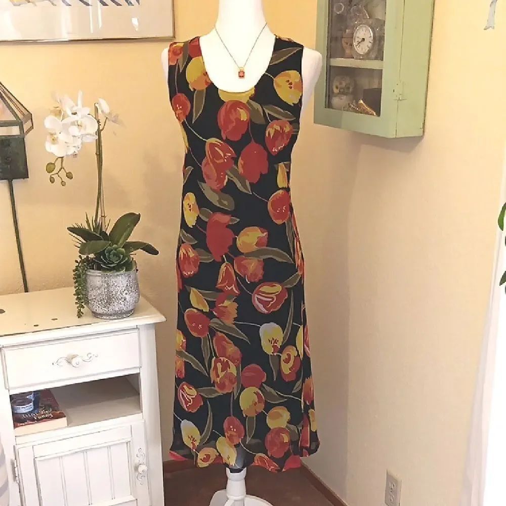 VINTAGE. Indian Tropical Fashion Floral Sleeveless Dress - Black and Red